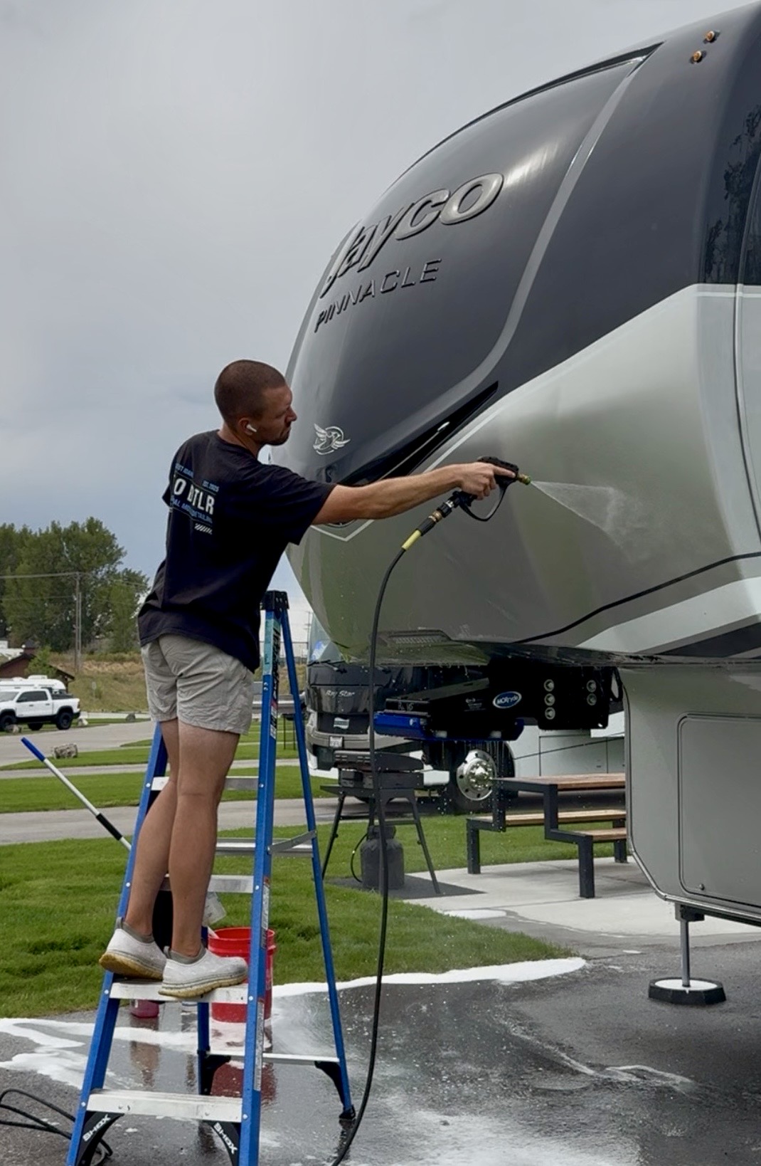 PRO DTLR detailer washing a Jayco Pinnacle fifth wheel RV